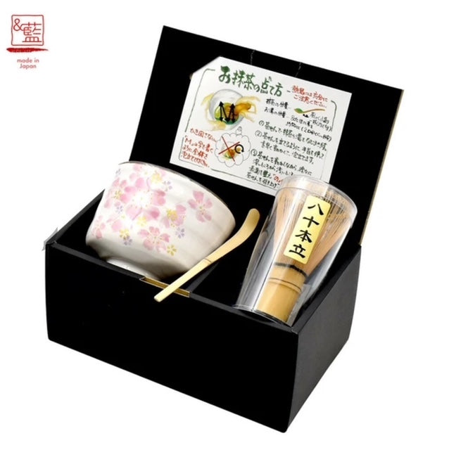 ชุดชงมัทฉะแบบญี่ปุ่น ลายซากุระ / ลายดอกไม้ญี่ปุ่นJapanese Matcha Tea Set – Sakura / Floral Design – Made in Japan